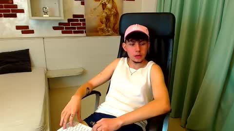 KrewVaughn online show from October 15, 5:18 am