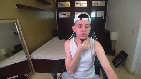 KrewVaughn online show from March 21, 8:19 am