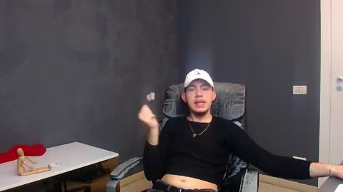 KrewVaughn online show from March 27, 6:19 am