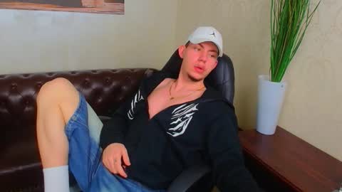 KrewVaughn online show from April 1, 1:41 pm