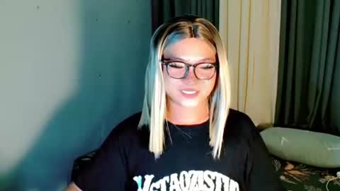 krezikeed online show from May 18, 3:51 pm