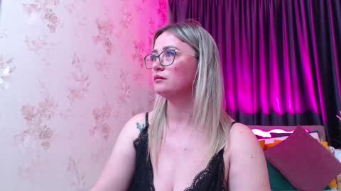 Kriss online show from April 25, 3:09 pm