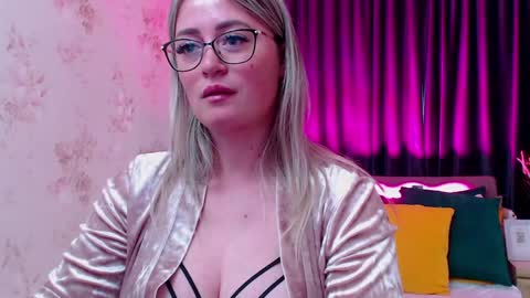 Kriss online show from April 27, 1:42 pm