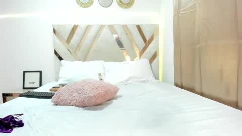 Snapshot of kriisvany_leroy chatting on April 10, 1:22 am Krisvany online show from April 10, 1:22 am