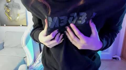 krisdoeil online show from December 17, 2:28 am