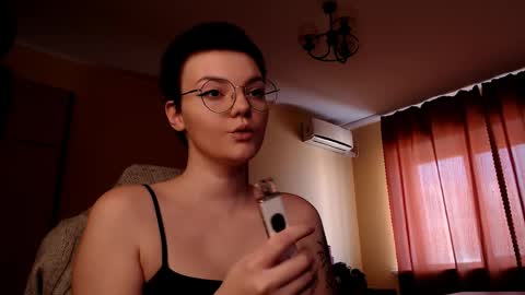 krisneal online show from March 28, 9:20 am