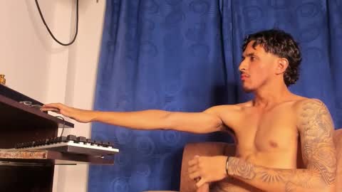 Kriss online show from February 10, 4:27 am