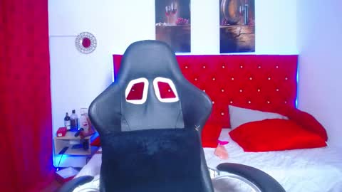 kriss_sweetboobs online show from February 13, 4:07 pm