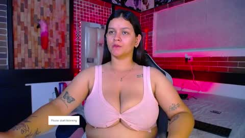 kriss_sweetboobs online show from May 2, 2:11 pm