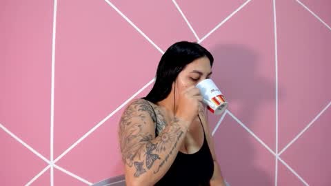 Snapshot of krissttal__ chatting on September 24, 10:07 am kristal online show from September 24, 10:07 am