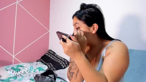 Snapshot of krissttal__ chatting on September 25, 9:57 am kristal online show from September 25, 9:57 am