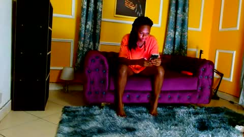 Snapshot of krissy_nile995 chatting on February 14, 7:49 am Thaterotic woman online show from February 14, 7:49 am