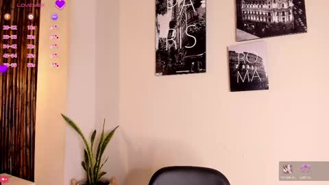 Snapshot of kristal_brown_ chatting on October 20, 12:16 pm Aria online show from October 20, 12:16 pm