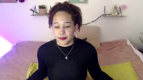 Snapshot of kristal_mild_ chatting on December 16, 4:13 am Kristal online show from December 16, 4:13 am