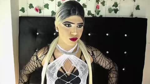kristal_queen01 online show from May 14, 7:37 am