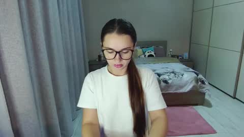 twitter    Annemarye 23 online show from October 21, 4:46 am