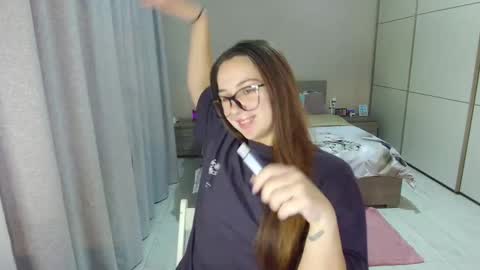 twitter    Annemarye 23 online show from October 27, 6:06 am