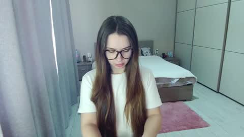 Snapshot of kristall_xxx chatting on March 4, 7:14 am twitter Annemarye 23 online show from March 4, 7:14 am