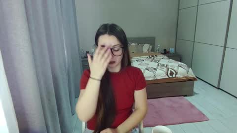 Snapshot of kristall_xxx chatting on March 28, 6:02 am twitter Annemarye 23 online show from March 28, 6:02 am