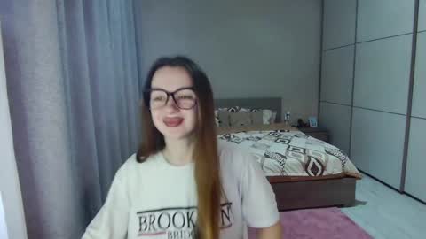 Snapshot of kristall_xxx chatting on March 30, 4:57 am twitter Annemarye 23 online show from March 30, 4:57 am