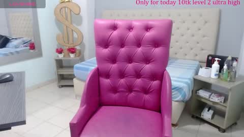 Snapshot of kristel_lee chatting on December 28, 12:45 pm kristel_lee online show from December 28, 12:45 pm