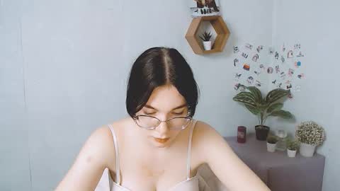 Kristen online show from October 8, 7:17 am