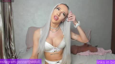 Kris the doll online show from March 11, 12:38 am