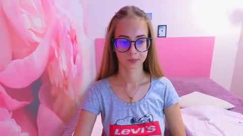 Kristina Adel online show from October 9, 6:44 am