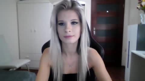 Snapshot of kristineamore chatting on September 24, 8:23 pm KristineAmore online show from September 24, 8:23 pm