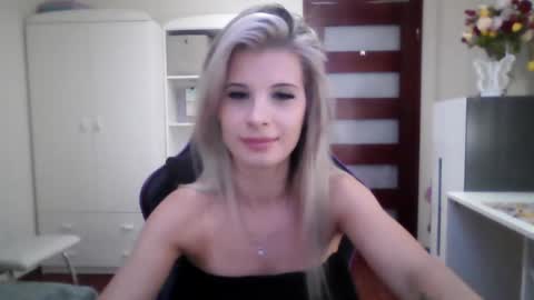 Snapshot of kristineamore chatting on September 26, 10:08 am KristineAmore online show from September 26, 10:08 am