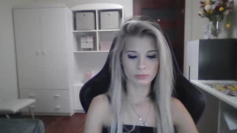 Snapshot of kristineamore chatting on October 4, 5:22 pm KristineAmore online show from October 4, 5:22 pm