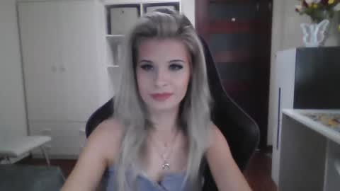 Snapshot of kristineamore chatting on October 6, 7:06 am KristineAmore online show from October 6, 7:06 am