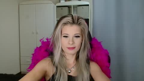 Snapshot of kristineamore chatting on October 23, 7:29 am KristineAmore online show from October 23, 7:29 am