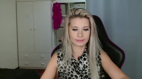 Snapshot of kristineamore chatting on October 24, 6:26 pm KristineAmore online show from October 24, 6:26 pm