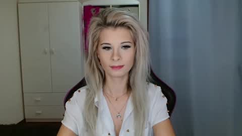 Snapshot of kristineamore chatting on October 27, 8:51 am KristineAmore online show from October 27, 8:51 am