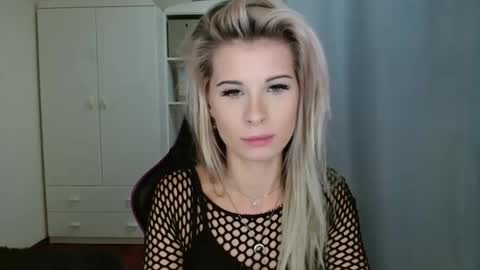 Snapshot of kristineamore chatting on October 31, 7:48 pm KristineAmore online show from October 31, 7:48 pm