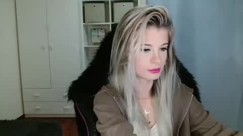 Snapshot of kristineamore chatting on November 5, 7:30 am KristineAmore online show from November 5, 7:30 am