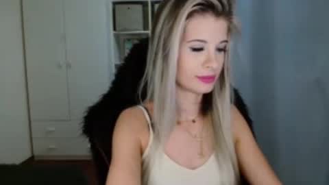 Snapshot of kristineamore chatting on November 5, 7:36 pm KristineAmore online show from November 5, 7:36 pm