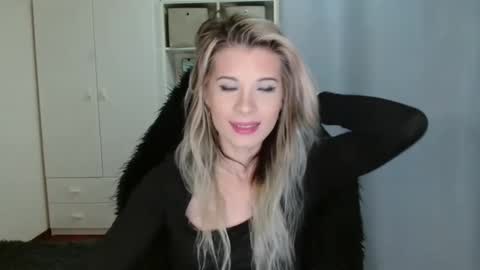 Snapshot of kristineamore chatting on November 11, 7:19 am KristineAmore online show from November 11, 7:19 am