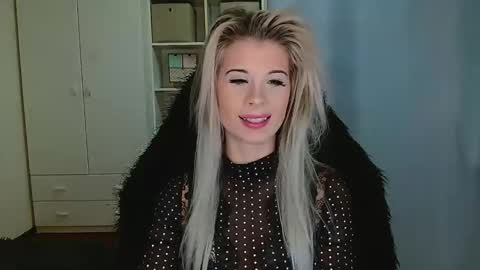 Snapshot of kristineamore chatting on November 20, 7:41 am KristineAmore online show from November 20, 7:41 am