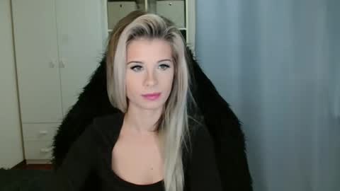 Snapshot of kristineamore chatting on November 21, 8:02 am KristineAmore online show from November 21, 8:02 am