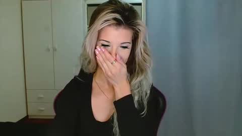 Snapshot of kristineamore chatting on December 15, 7:23 am KristineAmore online show from December 15, 7:23 am