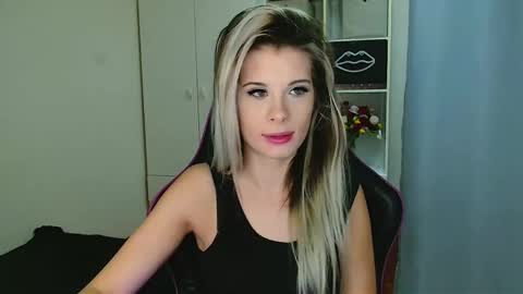 Snapshot of kristineamore chatting on January 12, 7:35 am KristineAmore online show from January 12, 7:35 am