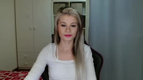 Snapshot of kristineamore chatting on February 5, 7:35 am KristineAmore online show from February 5, 7:35 am