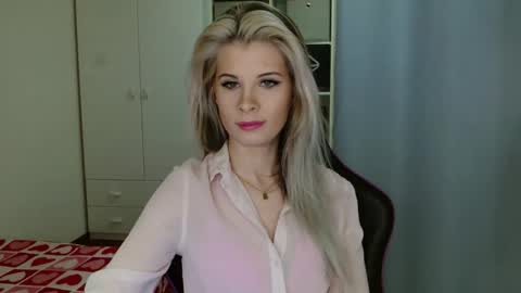 Snapshot of kristineamore chatting on February 10, 7:12 am KristineAmore online show from February 10, 7:12 am