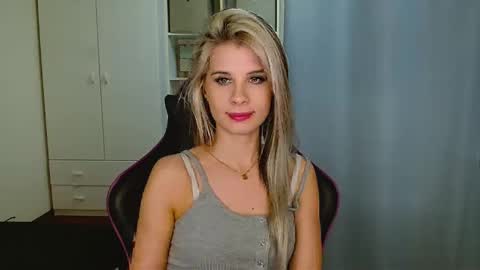 Snapshot of kristineamore chatting on February 16, 9:11 pm KristineAmore online show from February 16, 9:11 pm