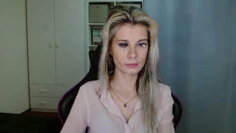 Snapshot of kristineamore chatting on March 2, 7:59 am KristineAmore online show from March 2, 7:59 am