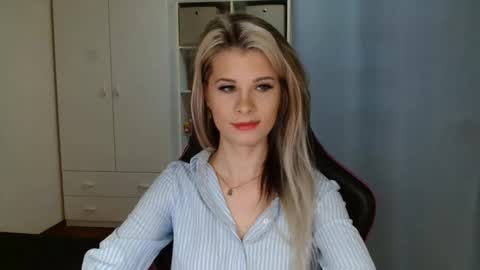 Snapshot of kristineamore chatting on March 10, 7:13 am KristineAmore online show from March 10, 7:13 am