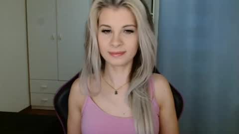 Snapshot of kristineamore chatting on March 17, 7:12 am KristineAmore online show from March 17, 7:12 am