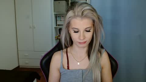 Snapshot of kristineamore chatting on March 24, 7:13 am KristineAmore online show from March 24, 7:13 am